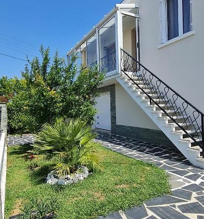 Belle Maison Avec Jardin Rdc T3 De 70M2 Vacances Ou Cure Thermale Rochefort Exterior foto