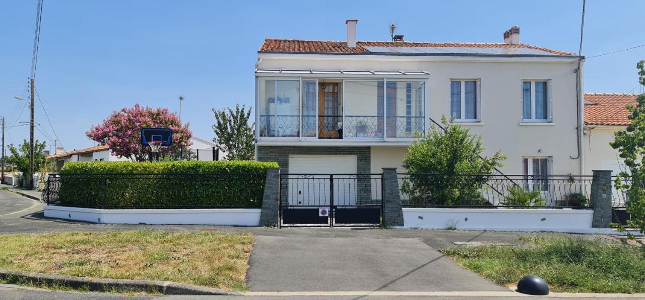 Belle Maison Avec Jardin Rdc T3 De 70M2 Vacances Ou Cure Thermale Rochefort Exterior foto